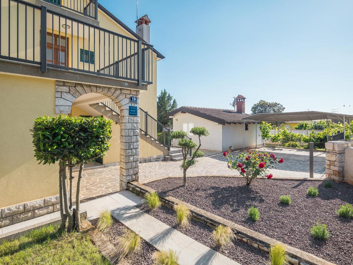 Nina Poreč Exterior foto
